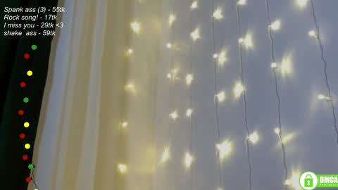 Snapshot of leia_bell chatting on 02.02.25 hey Im Leia and I love rock online show from 02.02.25