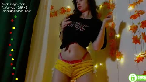 Snapshot of leia_bell chatting on 10.18.25 hey Im Leia and I love rock online show from 10.18.25