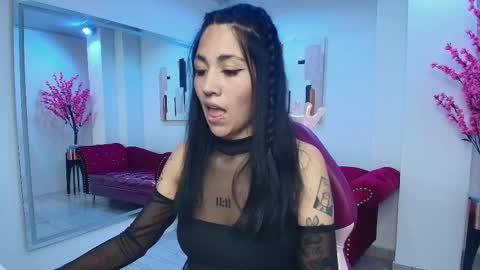 Snapshot of leia_queens chatting on 03.02.25 Leia. online show from 03.02.25
