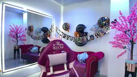 Leia.  online show from 10.31.25