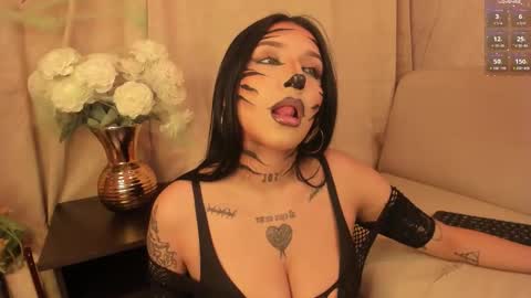 Snapshot of leiawong chatting on 10.22.25 Leia online show from 10.22.25