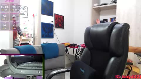 LeidyDi223 online show from 10.19.25