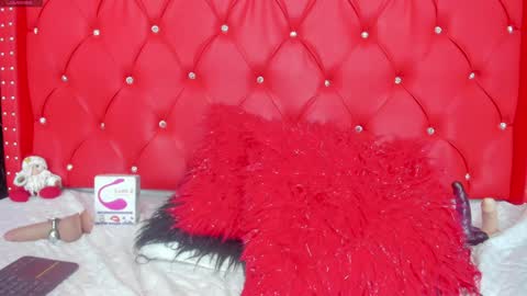 Snapshot of leigh_angels chatting on 12.15.24 LEIGH ANGELS online show from 12.15.24
