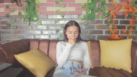 Snapshot of leigh_angels chatting on 12.15.24 LEIGH ANGELS online show from 12.15.24