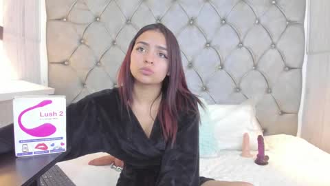 Snapshot of leigh_angels chatting on 12.30.24 LEIGH ANGELS online show from 12.30.24