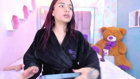 Snapshot of leigh_angels chatting on 02.06.25 LEIGH ANGELS online show from 02.06.25