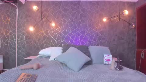 LEIGH ANGELS online show from 09.25.25