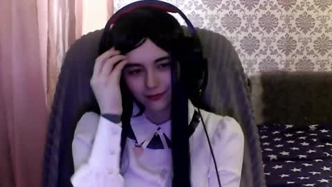 Snapshot of leigharedcross chatting on 02.11.26 Viola online show from 02.11.26