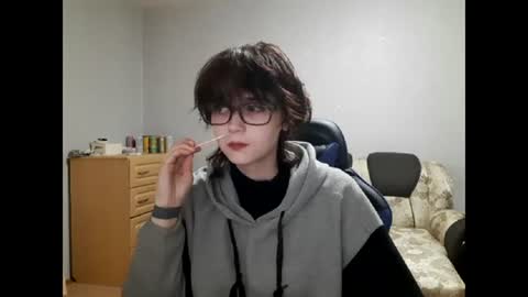 Snapshot of leigharedcross chatting on 06.19.26 Viola online show from 06.19.26