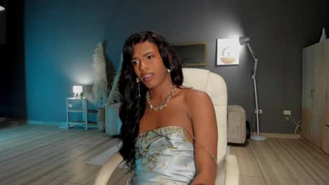 Snapshot of leila4ever chatting on 10.02.25 Leila     online show from 10.02.25