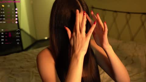 Leila online show from 12.17.24