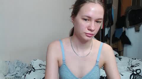 Snapshot of leila_bambi chatting on 12.23.24 leila_bambi online show from 12.23.24
