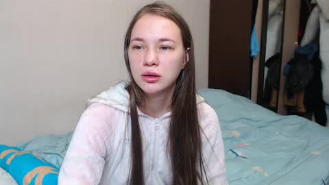 Snapshot of leila_bambi chatting on 02.17.25 leila_bambi online show from 02.17.25