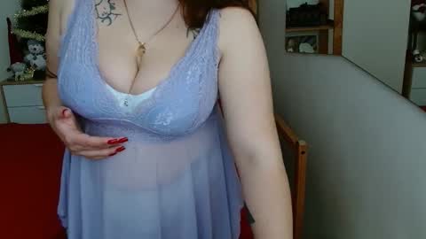 Snapshot of leila_beayte_ chatting on 12.22.24 Leila online show from 12.22.24