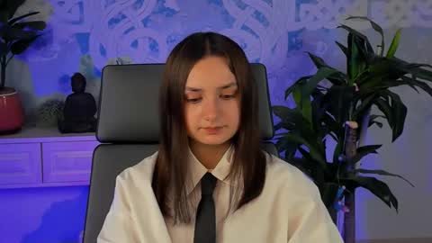 LeilaMurphy online show from 02.20.25