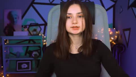 LeilaMurphy online show from 02.21.25