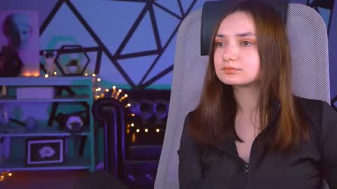 LeilaMurphy online show from 02.25.25