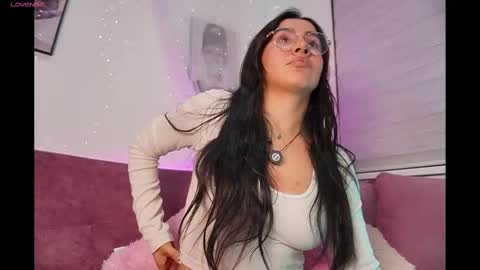 Leila online show from 09.23.25