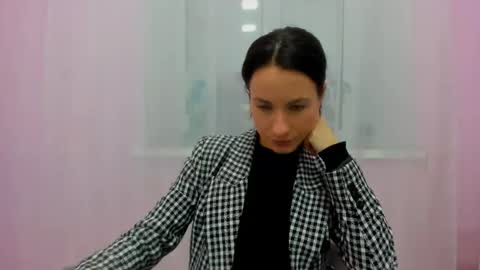 leilabloom online show from 01.21.25