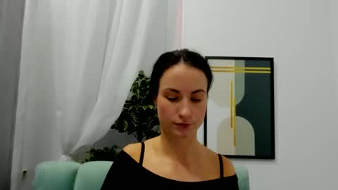 leilabloom online show from 02.05.25