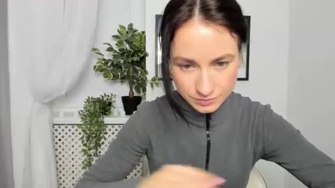 leilabloom online show from 02.12.25