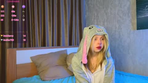 Snapshot of leiladwight chatting on 12.09.24 Leila online show from 12.09.24