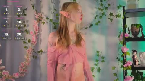 Snapshot of leiladwight chatting on 02.01.26 Leila online show from 02.01.26