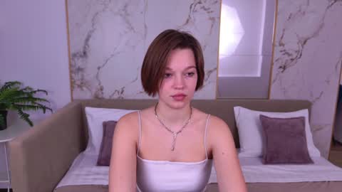 Snapshot of leilalawson chatting on 01.11.25 LeilaLawson online show from 01.11.25