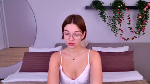 Snapshot of leilalawson chatting on 02.10.25 LeilaLawson online show from 02.10.25