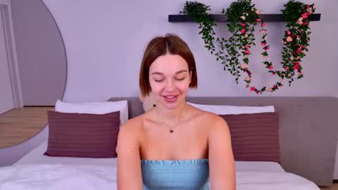 Snapshot of leilalawson chatting on 02.12.25 LeilaLawson online show from 02.12.25