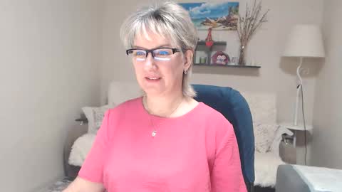 Leila Kinky online show from 11.28.25