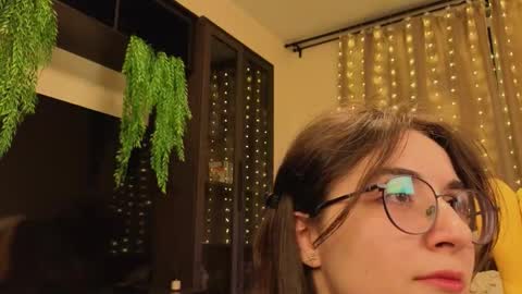 Snapshot of lekishaoderkirk chatting on 10.01.25 Luna online show from 10.01.25