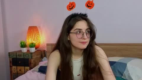 Snapshot of lekishaoderkirk chatting on 11.01.25 Luna online show from 11.01.25