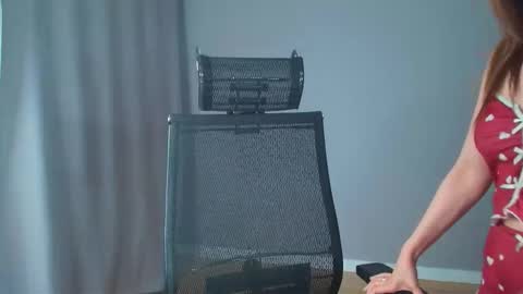 Snapshot of leksa_nolove chatting on 04.14.26 Leksa online show from 04.14.26