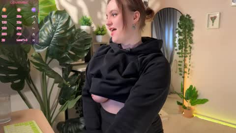 Lela online show from 04.10.26