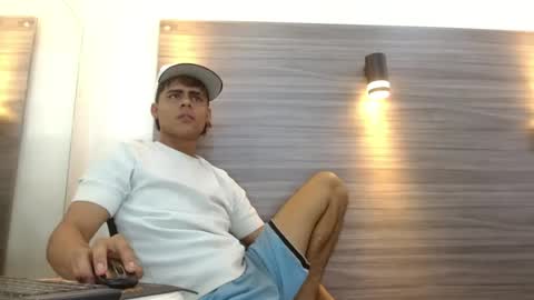 lelehott01 online show from 07.14.26