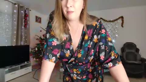 YOUR ELENA online show from 12.17.24