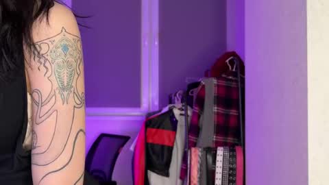 2 shy lemons 1 peach online show from 09.19.25