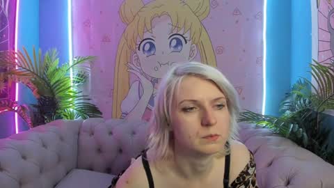 Snapshot of lena_paulles chatting on 01.28.25 Lena online show from 01.28.25