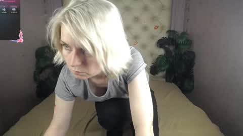 Snapshot of lena_paulles chatting on 02.06.25 Lena online show from 02.06.25