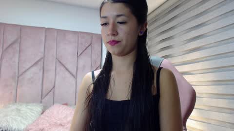 Snapshot of lena_thomas chatting on 12.20.24 Lenna online show from 12.20.24