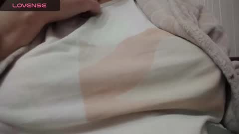 Snapshot of lenagolden chatting on 01.28.25 lenagolden online show from 01.28.25