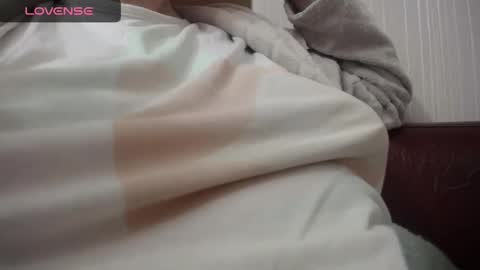 Snapshot of lenagolden chatting on 02.13.25 lenagolden online show from 02.13.25