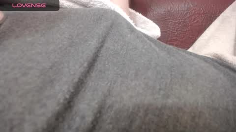 Snapshot of lenagolden chatting on 03.07.25 lenagolden online show from 03.07.25