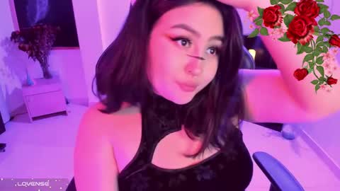 Lenna Kang online show from 12.12.24