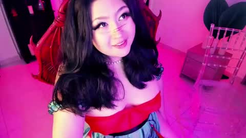 Lenna Kang online show from 02.14.25