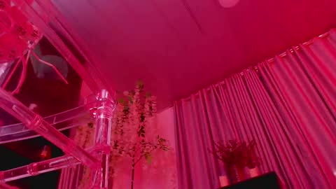 Lenna Kang online show from 10.04.25