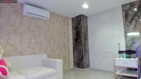 Lenathompson online show from 11.27.25