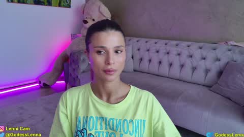 Snapshot of lenna_godess chatting on 09.18.25 Lenna Goddess online show from 09.18.25