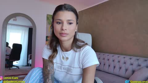 Snapshot of lenna_godess chatting on 09.28.25 Lenna Goddess online show from 09.28.25